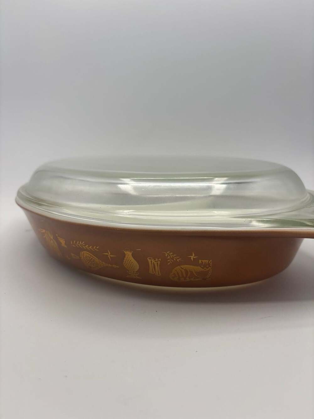 Vintage Pyrex Early American Divided Casserole Dish with Lid, 1.5 Quart